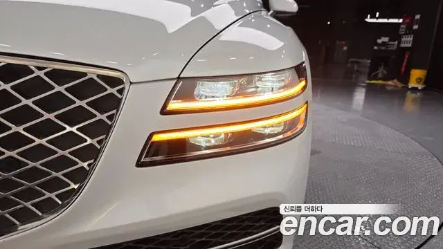 Genesis G80 2023 — ფოტო 27/33