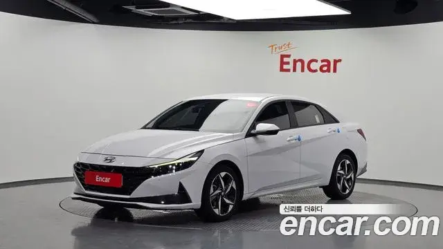 Hyundai The New Avante Hybrid 2022 — Photo 23/31