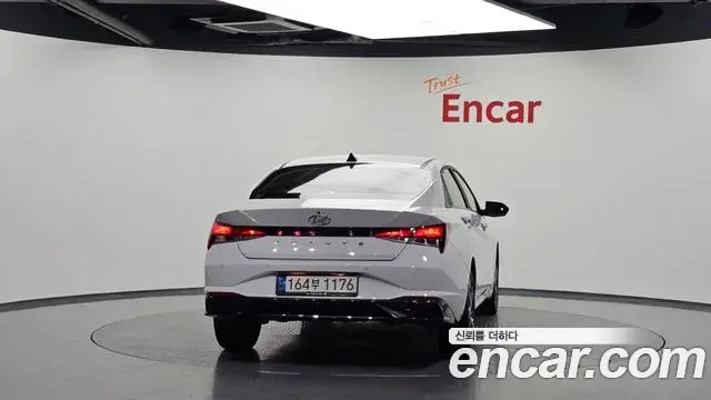 Hyundai The New Avante Hybrid 2022 — Photo 27/31