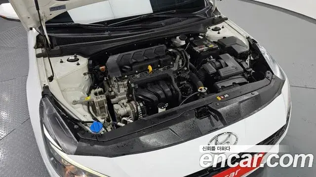 Hyundai The New Avante Hybrid 2022 — Photo 5/31