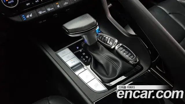Hyundai The New Avante Hybrid 2022 — Photo 20/31