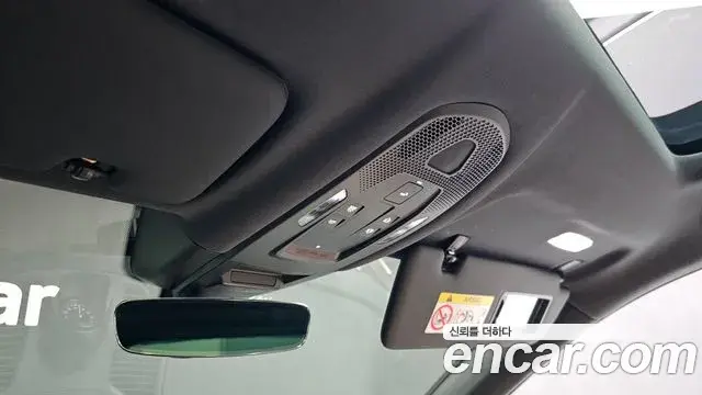 Porsche Cayenne 2025 — Şəkil 27/35
