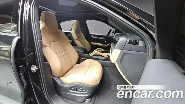Porsche Cayenne 2025 — Şəkil 25/35