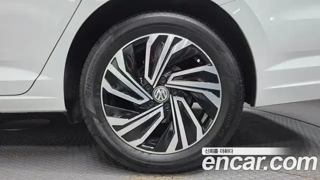 Volkswagen Jetta 2021 — Şəkil 1/33