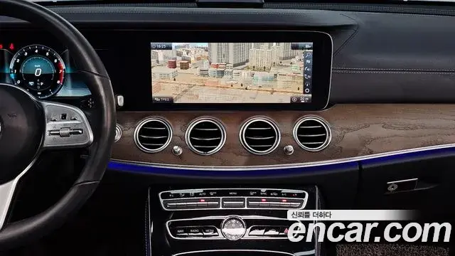 Mercedes-Benz E-Class 2019 — Фото 14/20