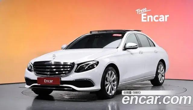 Mercedes-Benz E-Class 2019 — Фото 1/20