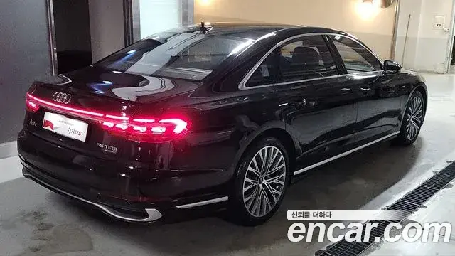 Audi A8 2023 — Şəkil 8/20