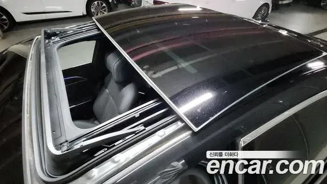 Audi A8 2023 — Şəkil 11/20