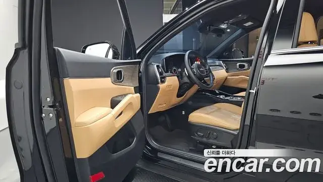 Kia Sorento 2023 — Photo 10/37