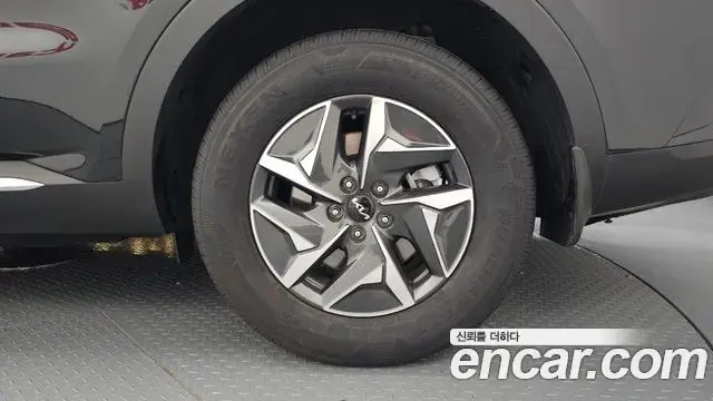Kia Sorento 2023 — Photo 33/37