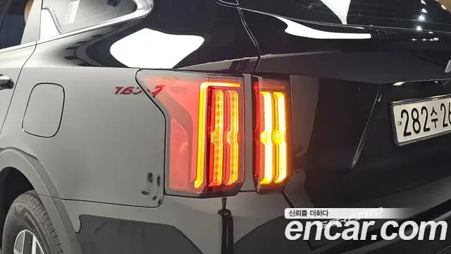 Kia Sorento 2023 — Photo 12/37