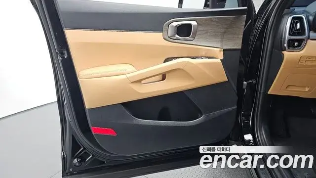 Kia Sorento 2023 — Photo 5/37