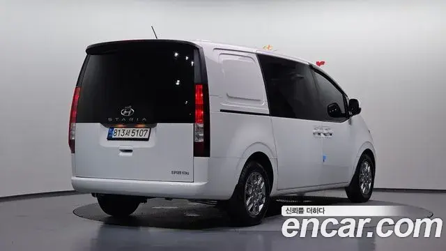 Hyundai Staria 2022 — Фото 2/20