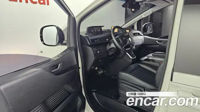 Hyundai Staria 2022 — Фото 10/20