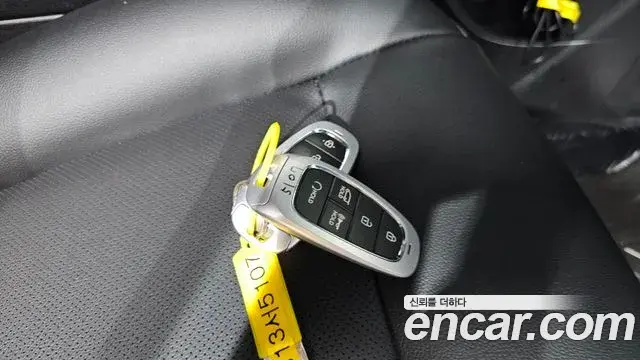 Hyundai Staria 2022 — Фото 17/20