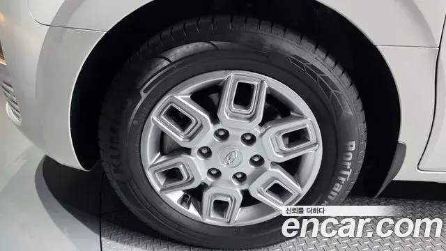 Hyundai Staria 2022 — Photo 14/32