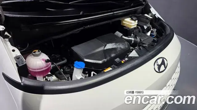 Hyundai Staria 2022 — Photo 20/32