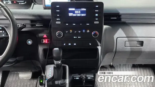 Hyundai Staria 2022 — Photo 7/32