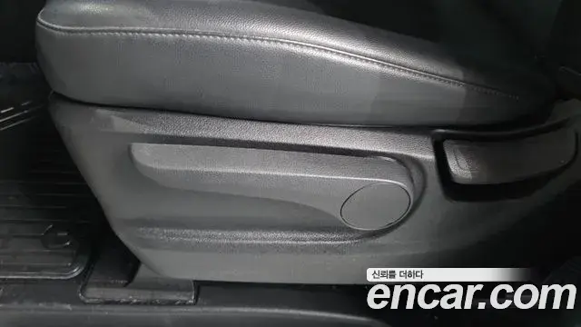 Hyundai Staria 2022 — Photo 9/32
