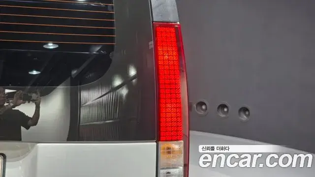 Hyundai Staria 2022 — Photo 6/32