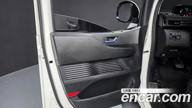 Hyundai Staria 2022 — Photo 17/32