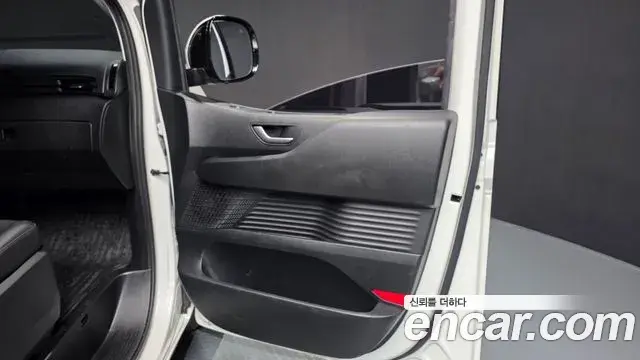 Hyundai Staria 2022 — Photo 10/32