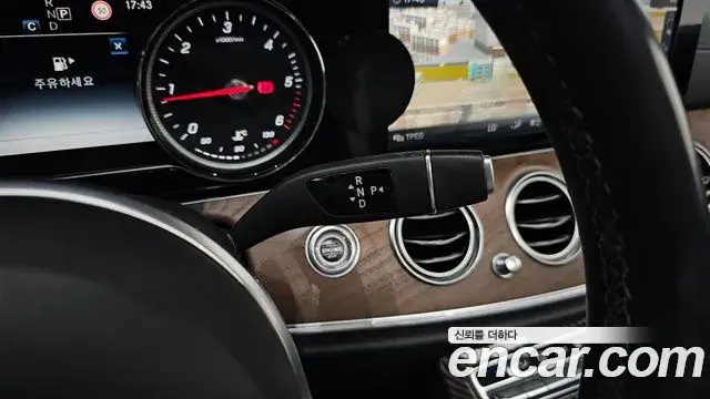 Mercedes-Benz E-Class 2019 — Фото 9/20