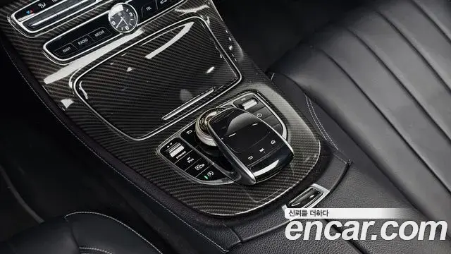 Mercedes-Benz E-Class 2019 — Фото 17/20