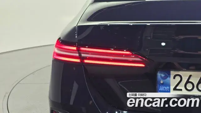 BMW 5 Series 2023 — ფოტო 2/30