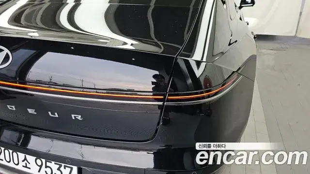 Hyundai Grandeur Hybrid 2023 — Photo 6/35