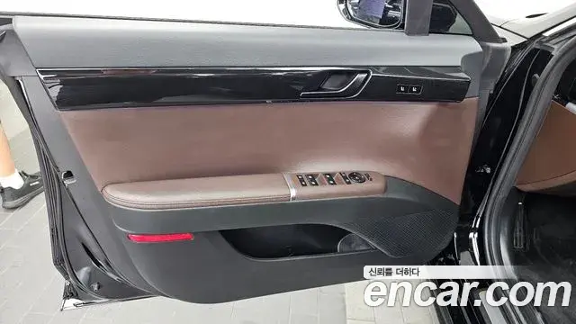 Hyundai Grandeur Hybrid 2023 — Photo 19/35