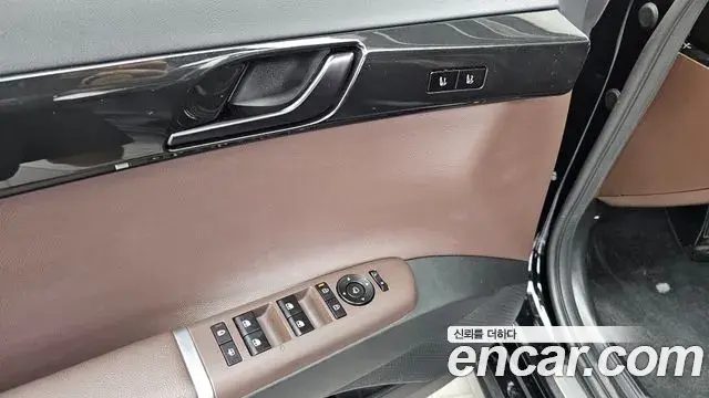 Hyundai Grandeur Hybrid 2023 — Photo 22/35