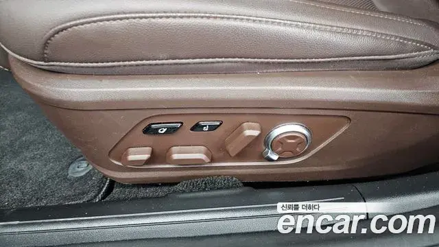 Hyundai Grandeur Hybrid 2023 — Photo 24/35