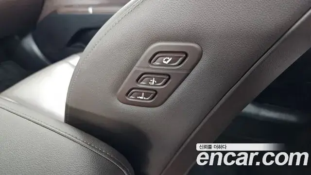 Hyundai Grandeur Hybrid 2023 — Photo 8/35