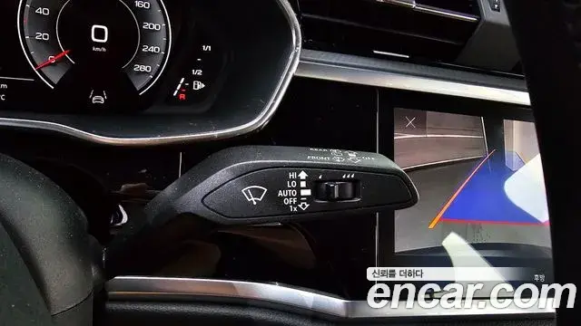 Audi Q3 2022 — ფოტო 23/30
