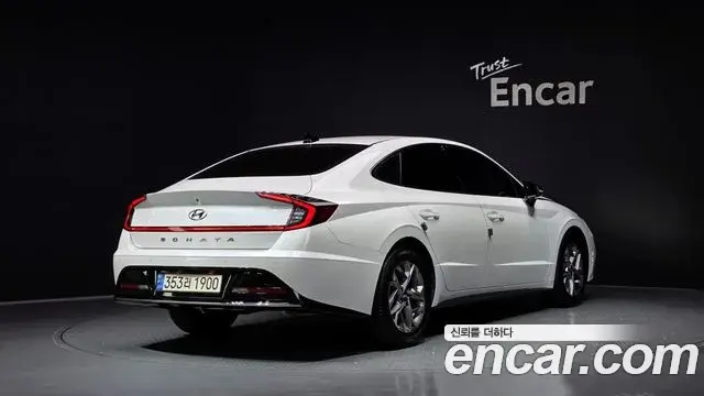 Hyundai Sonata Hybrid 2021 — ფოტო 8/20