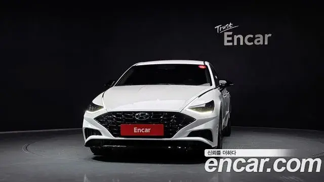 Hyundai Sonata Hybrid 2021 — ფოტო 13/20