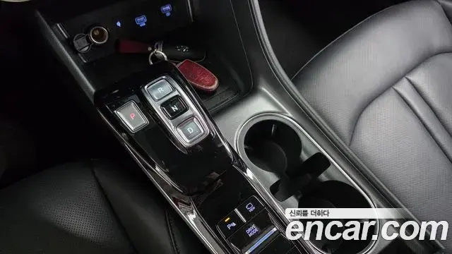 Hyundai Sonata Hybrid 2021 — ფოტო 14/20