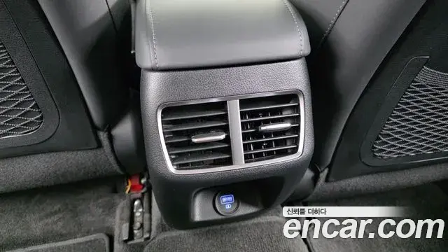 Hyundai Sonata Hybrid 2021 — ფოტო 16/20