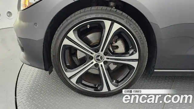 Mercedes-Benz C-Class 2023 — Фото 5/20