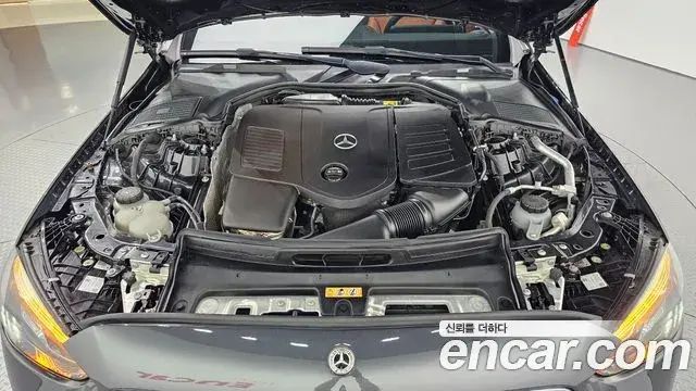 Mercedes-Benz C-Class 2023 — Фото 6/20