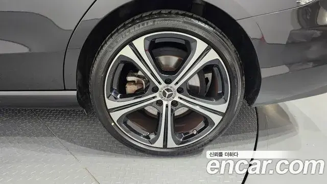 Mercedes-Benz C-Class 2023 — Şəkil 2/30