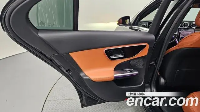 Mercedes-Benz C-Class 2023 — Şəkil 1/30
