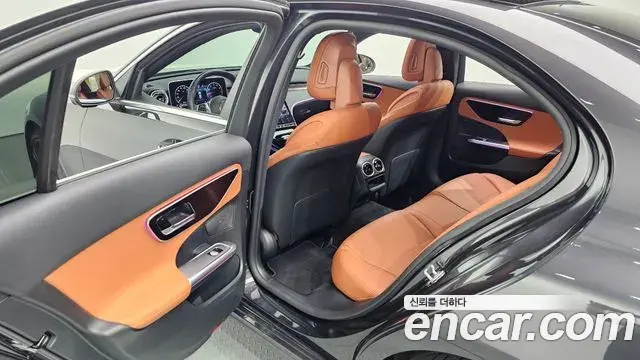 Mercedes-Benz C-Class 2023 — Şəkil 25/30