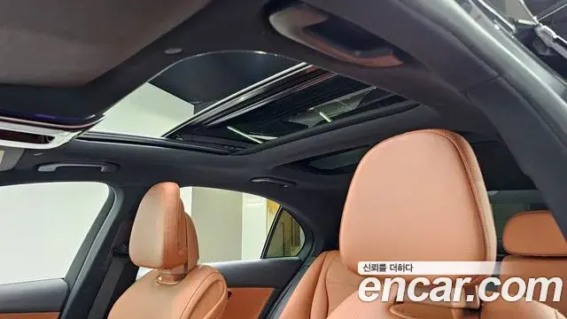 Mercedes-Benz C-Class 2023 — Şəkil 19/30