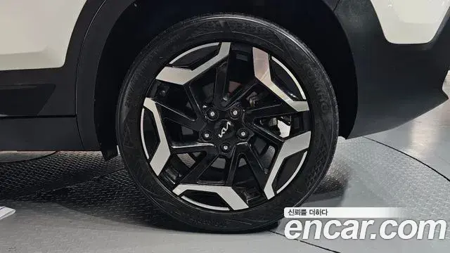 Kia Seltos 2022 — Şəkil 7/34