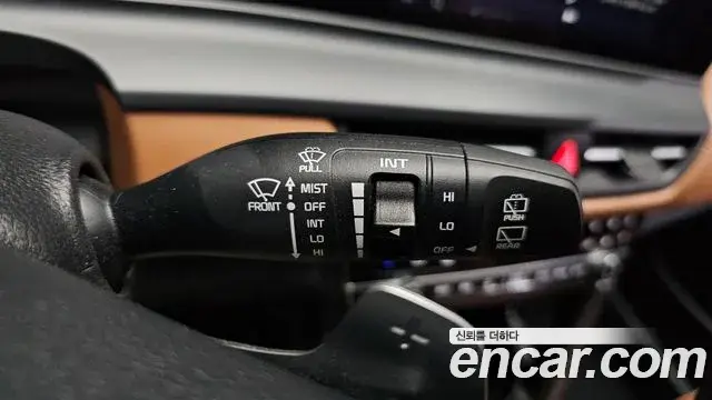 Kia Seltos 2022 — Şəkil 28/34