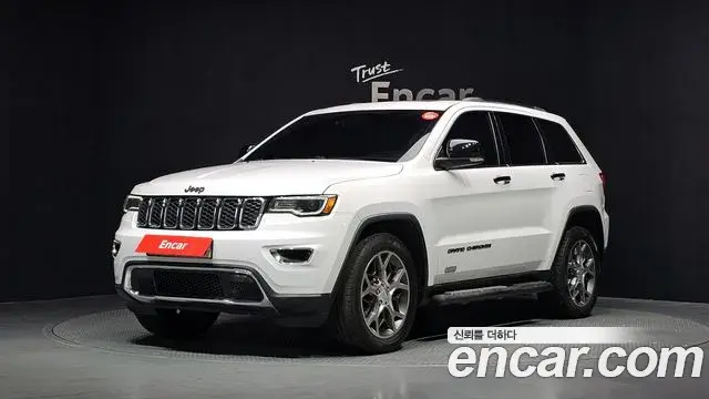 Jeep Grand Cherokee 2020 — Photo 30/30