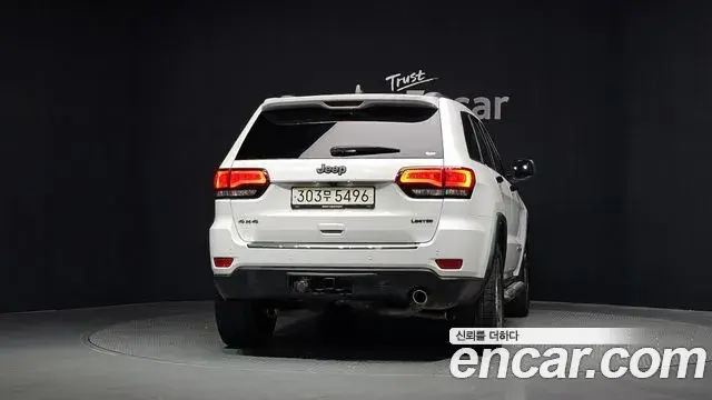 Jeep Grand Cherokee 2020 — Photo 18/30