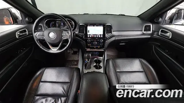 Jeep Grand Cherokee 2020 — Photo 7/30